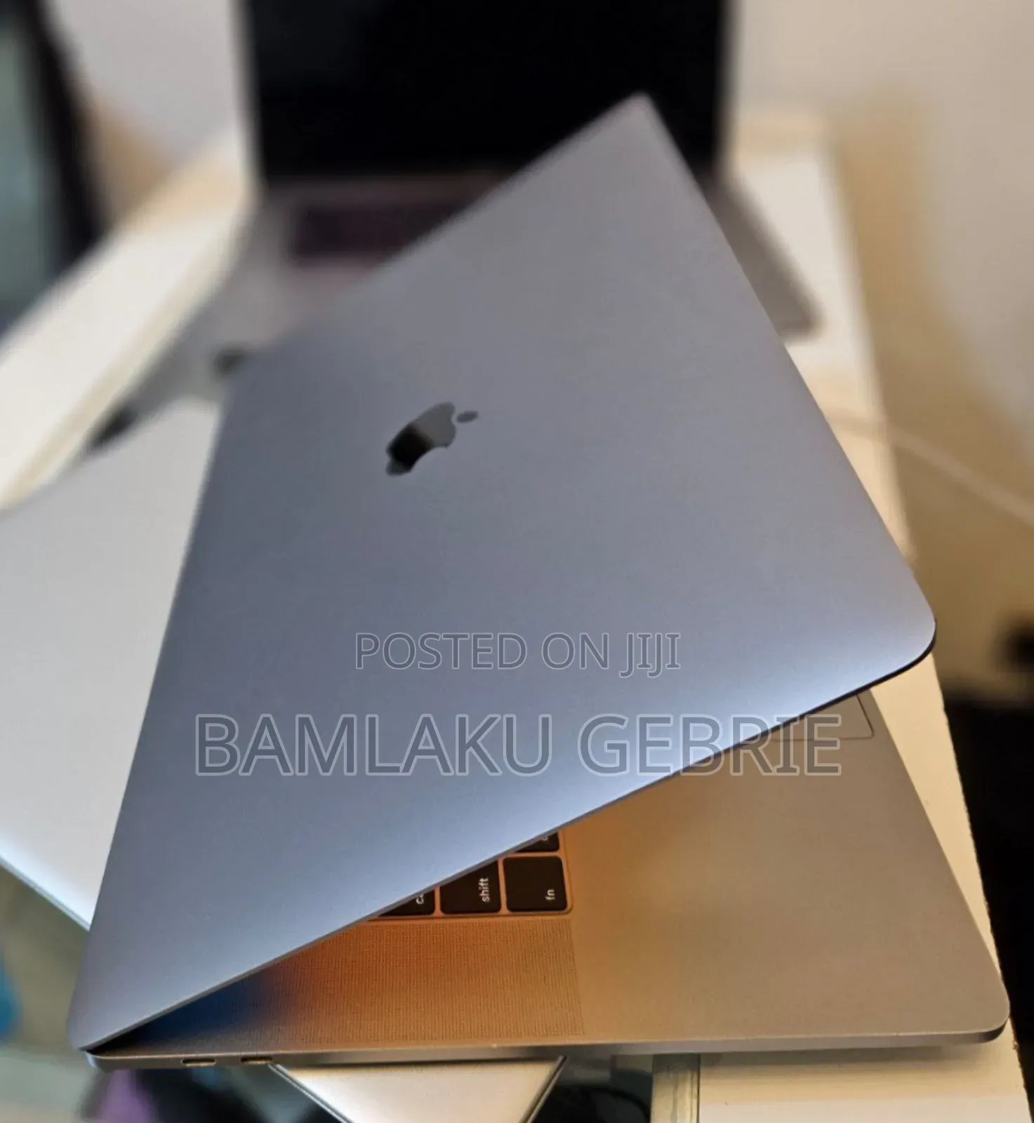 New Laptop Apple MacBook Pro 2018 32GB Intel Core I9 SSD 1T