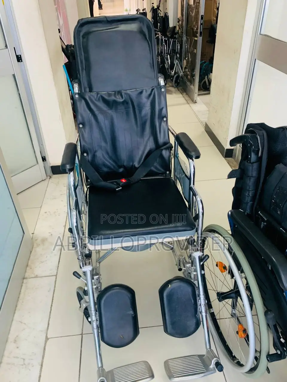 Multifunctional Folding Manual Wheelchair Commode W/Headrest