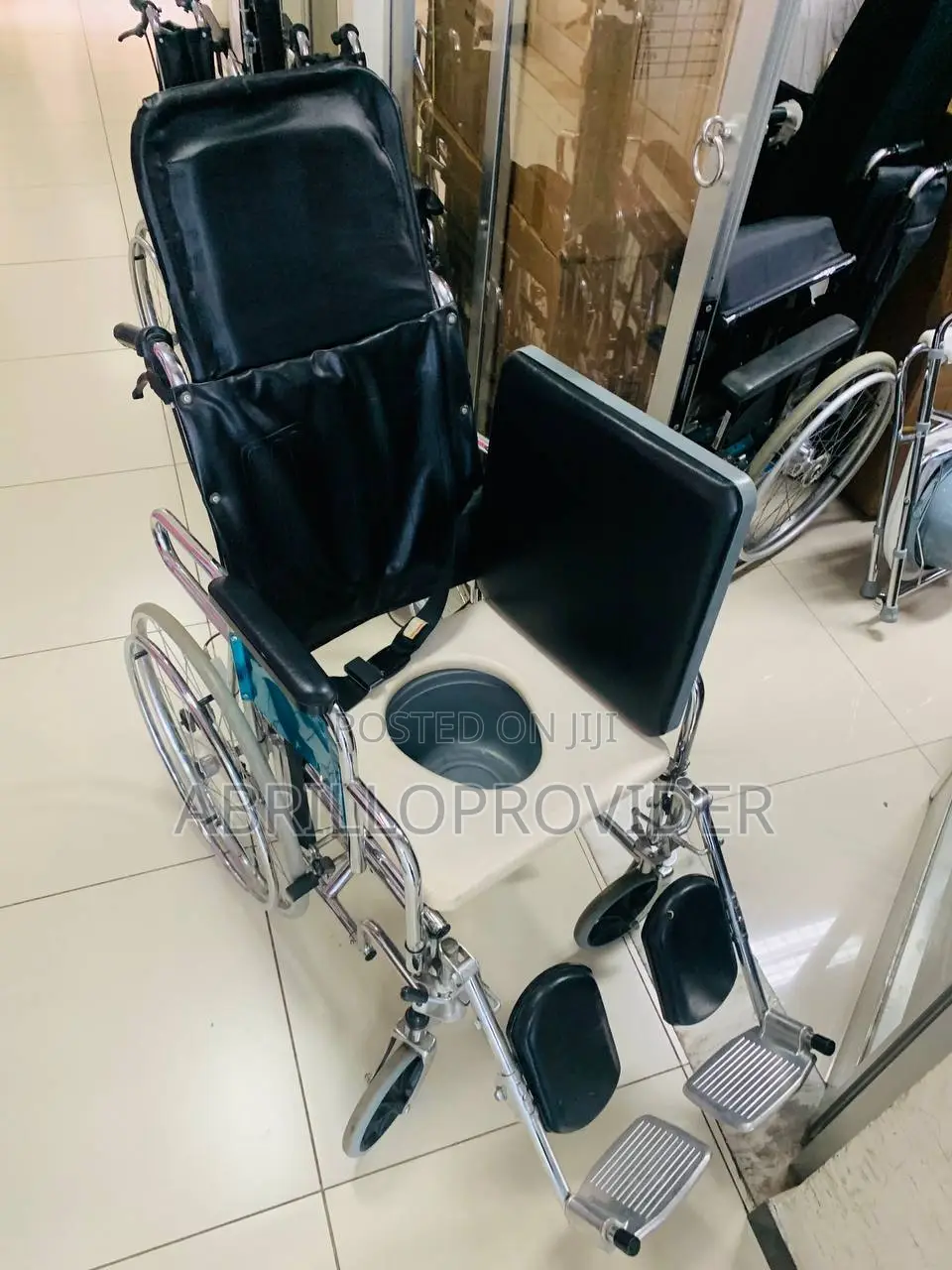 Brake on Handles, Orthopedic Wheelchair, Wheelchair, Model