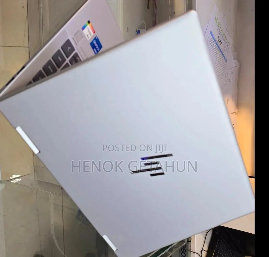 New Laptop HP Envy X360 8GB Intel Core i5 SSD 512GB