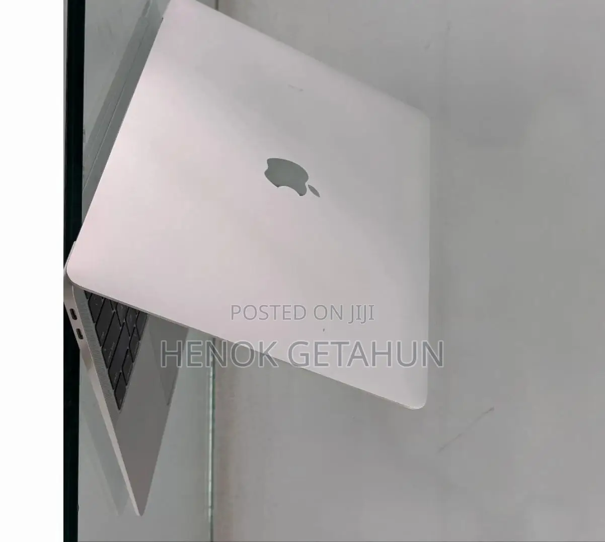 New Laptop Apple MacBook Air 2019 8GB Intel Core i5 SSD 256GB