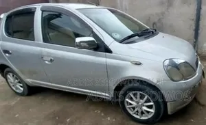 Toyota Vitz 1.0 FWD 5dr 2001 Silver