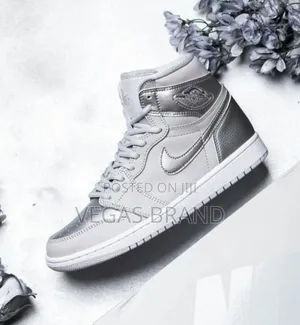 Photo - Nike Air Jordan 1 High Metalic Silver Master Quality Shoes