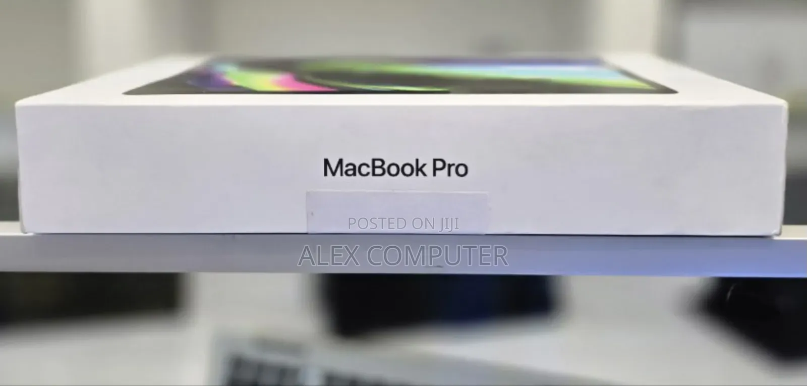 New Laptop Apple MacBook Pro 2022 M2 8GB Apple M2 SSD 256GB