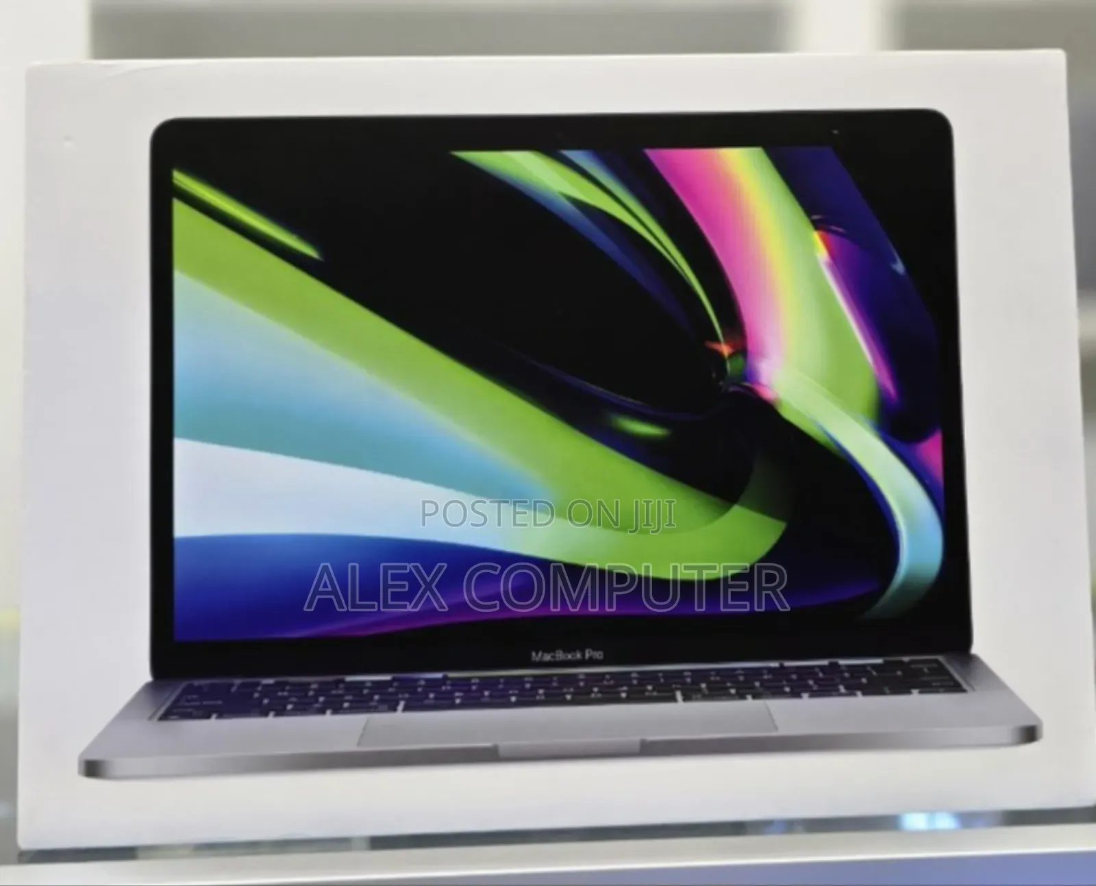 New Laptop Apple MacBook Pro 2022 M2 8GB Apple M2 SSD 256GB