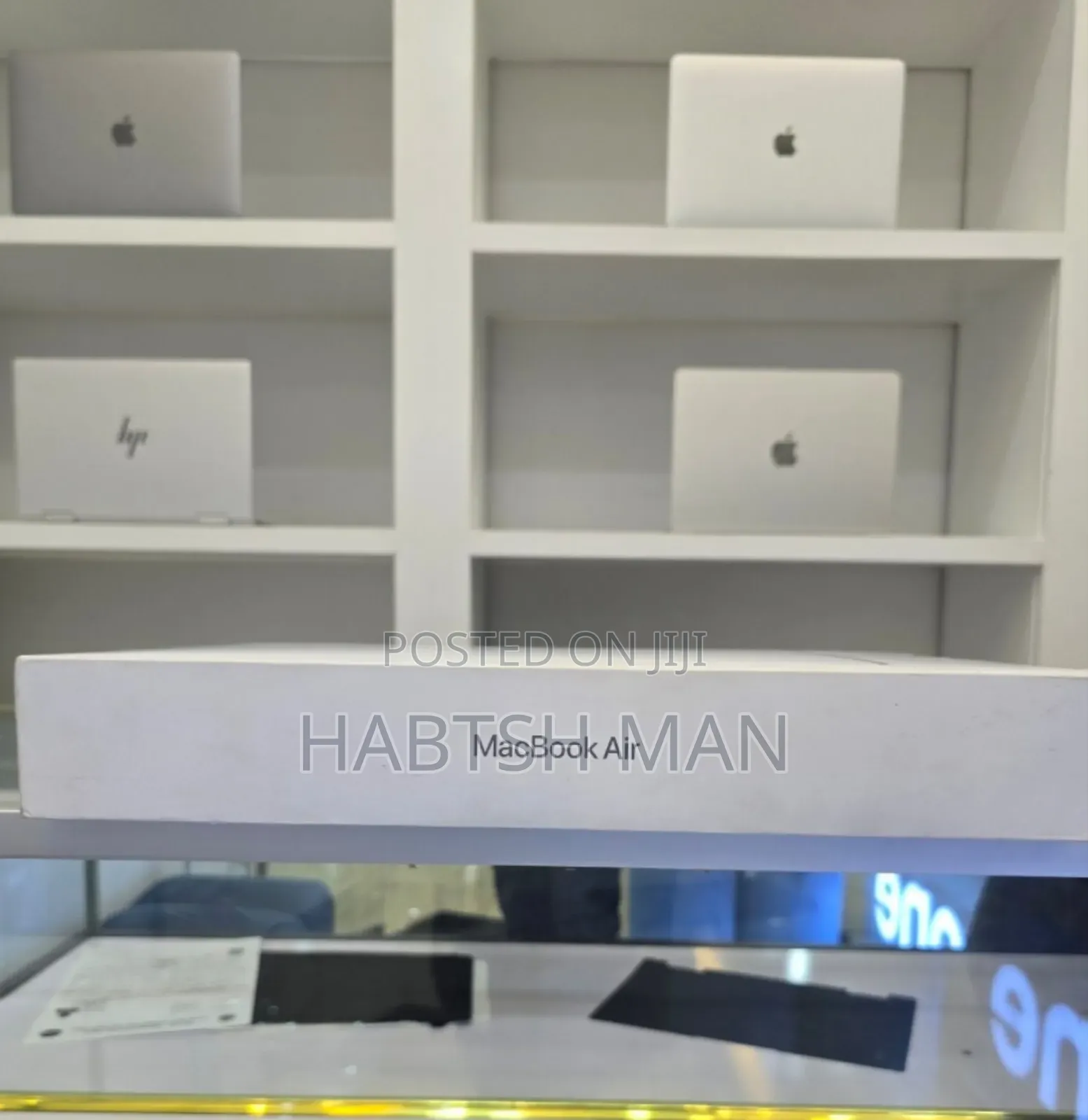 New Apple MacBook Air 2024 M3 15-Inch 8GB Intel Core M SSD 256GB