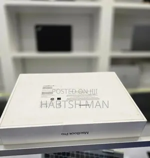 New Laptop Apple MacBook Pro 2022 M2 8GB Apple M2 SSD 256GB