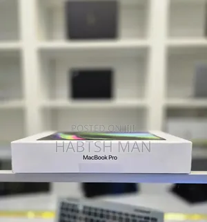 New Laptop Apple MacBook Pro 2022 M2 8GB Apple M2 SSD 256GB