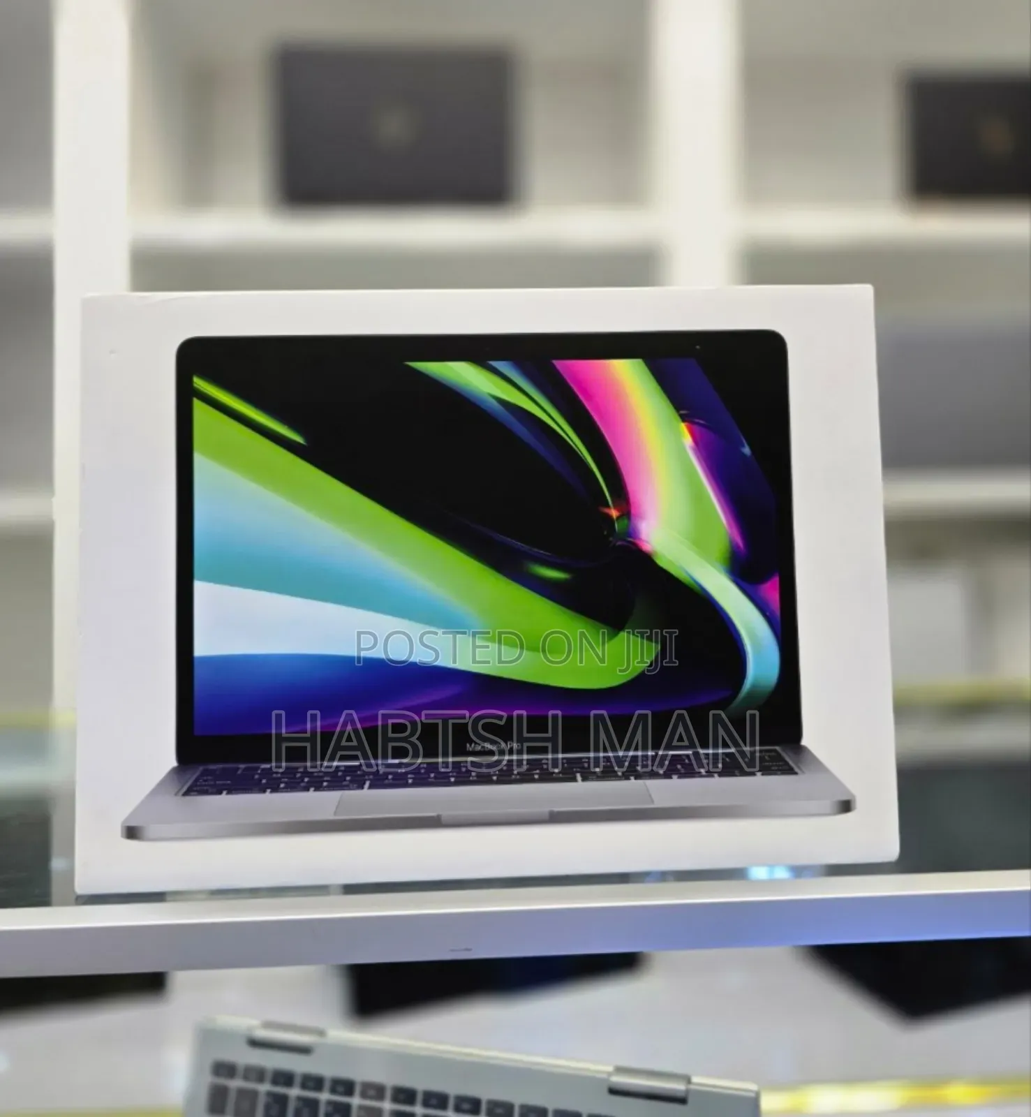 New Laptop Apple MacBook Pro 2022 M2 8GB Apple M2 SSD 256GB