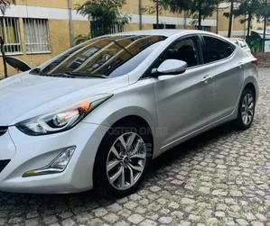 Hyundai Avante 2015 Silver