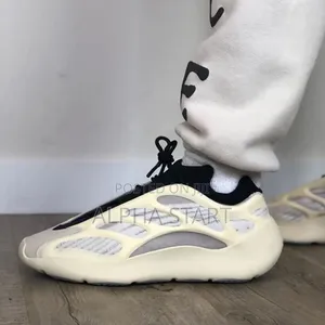 Photo - Adidas Yeezy 700 Master Quality Shies for You
