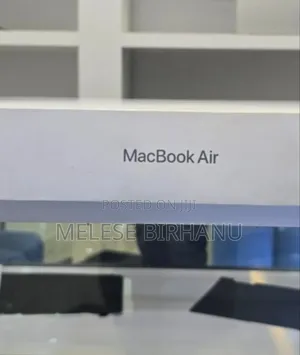 Photo - New Laptop Apple MacBook Air 2022 M2 8GB Apple M3 SSD 256GB