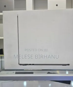 New Laptop Apple MacBook Air 2022 M2 8GB Apple M3 SSD 256GB