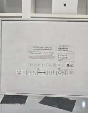 New Laptop Apple MacBook Air 2022 M2 8GB Apple M3 SSD 256GB