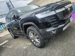 Photo - New Toyota Land Cruiser 2024 Black