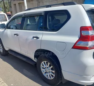 Toyota Land Cruiser 2011 White