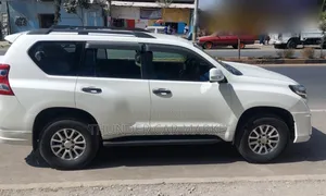 Toyota Land Cruiser 2011 White