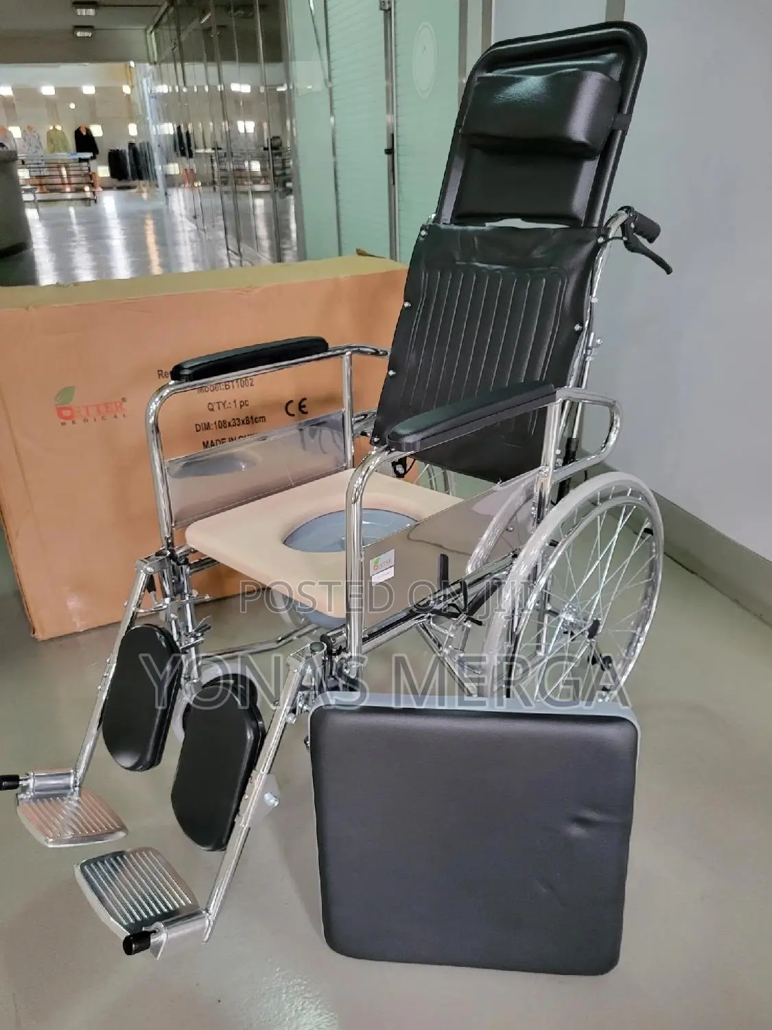Wheelchair Folds Up Easily for Storage and -Folding Backrest