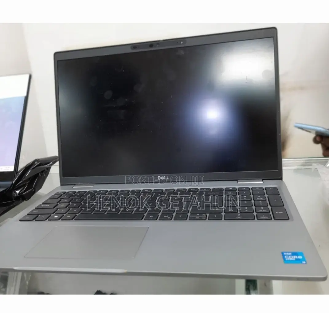 New Laptop Dell Precision 5520 16GB Intel Core I5 SSD 512GB