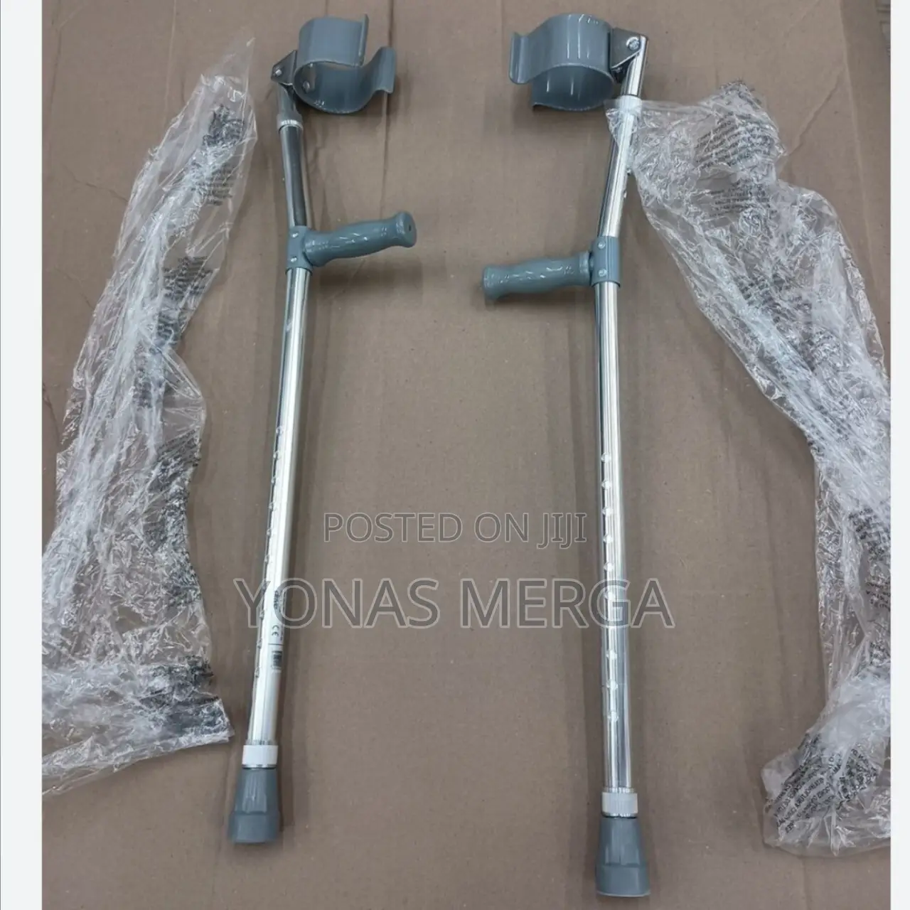 Crutches Premium Quality
Stylish New Deisgn
Anti Slip Base