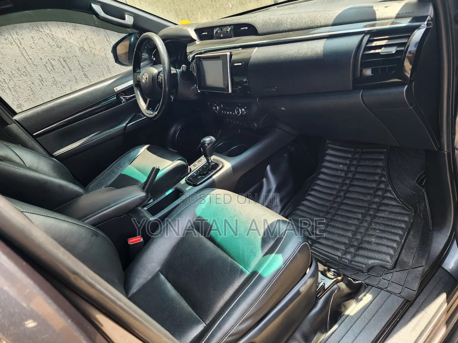 Toyota Hilux 2020 Gray