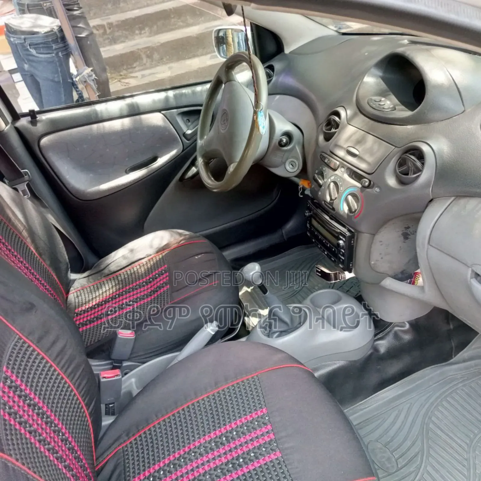 Toyota Vitz 2000 Silver