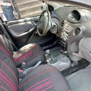 Toyota Vitz 2000 Silver