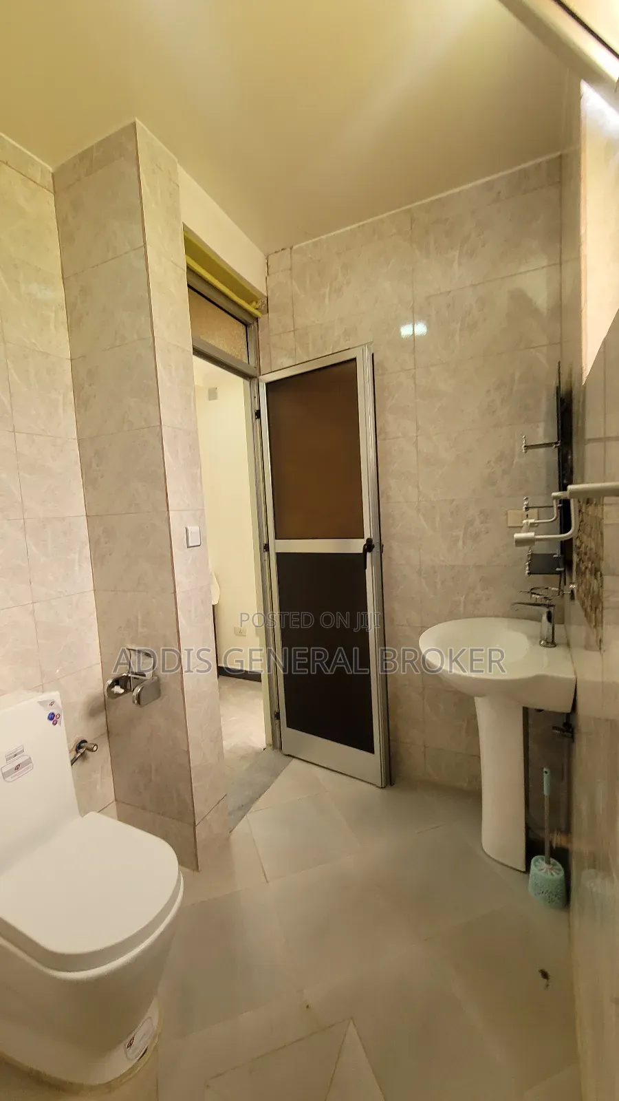 3bdrm Apartment in ሀይሌ ጋርመንት, Nifas Silk-Lafto for sale