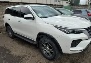 Toyota Fortuner 4.0 RWD 2021 White