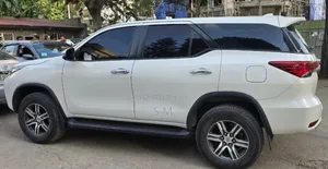 Toyota Fortuner 4.0 RWD 2021 White