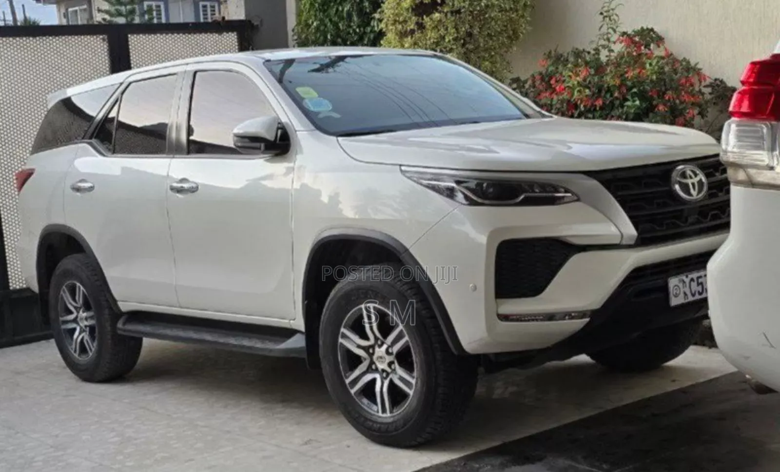 Toyota Fortuner 4.0 RWD 2021 White