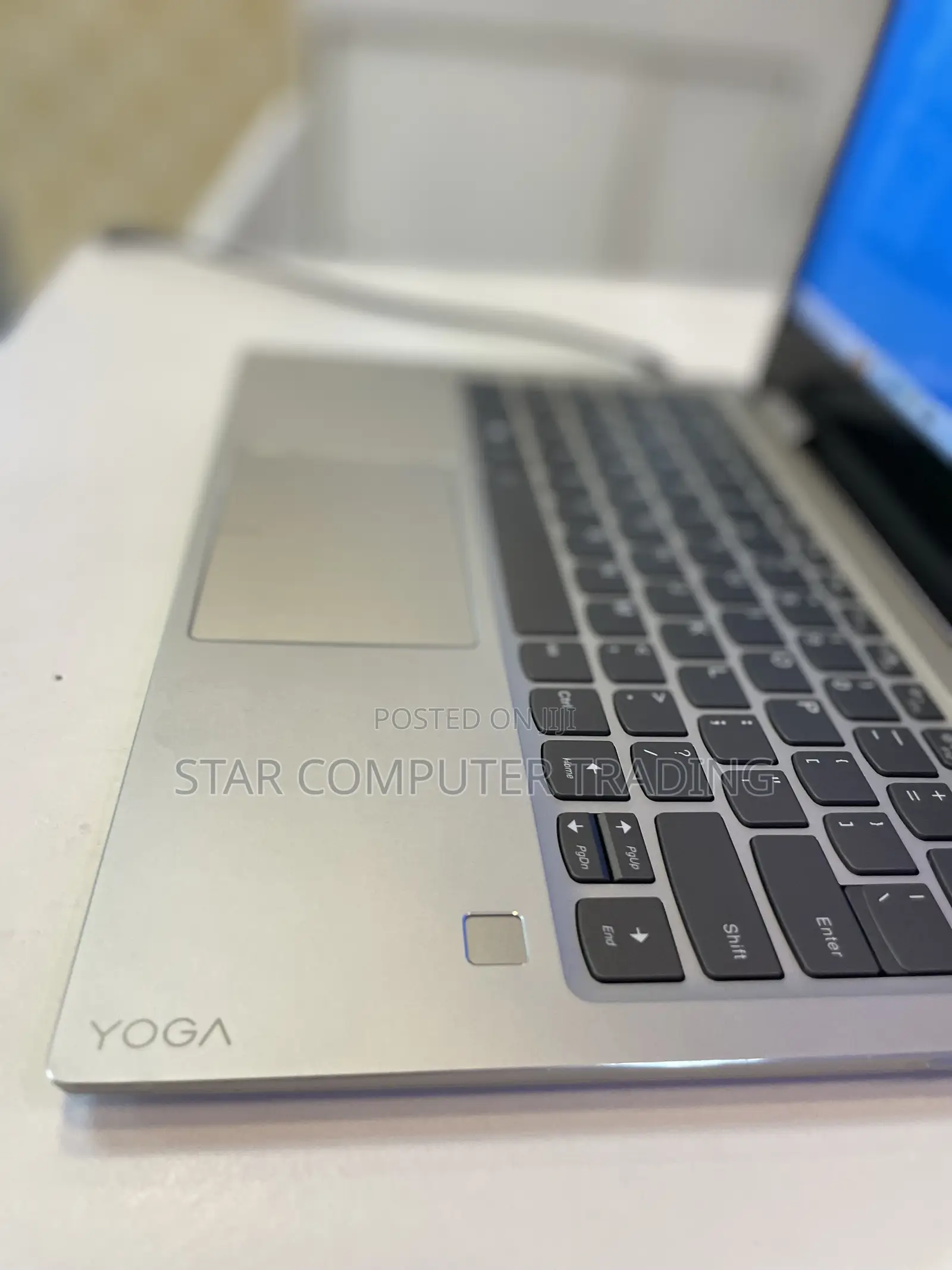 New Laptop Lenovo Yoga 710 8GB Intel Core I5 SSD 512GB