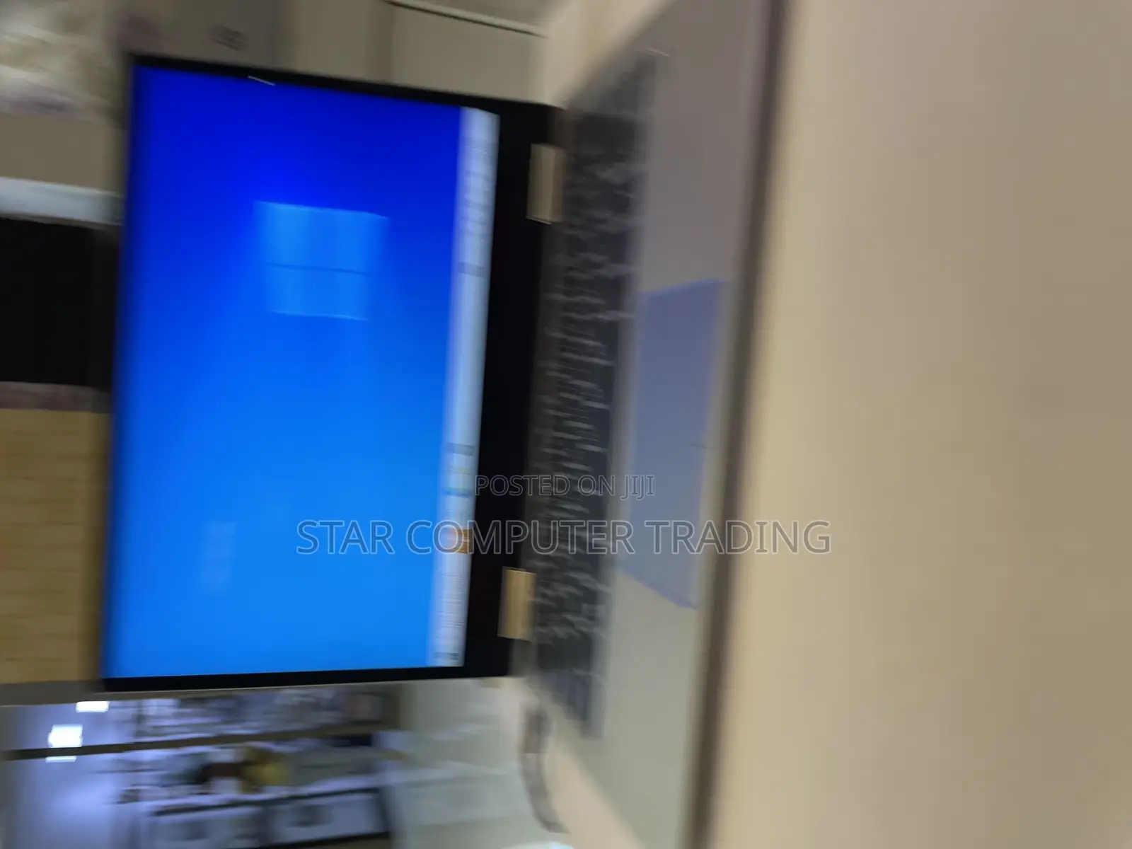 New Laptop Lenovo Yoga 710 8GB Intel Core I5 SSD 512GB