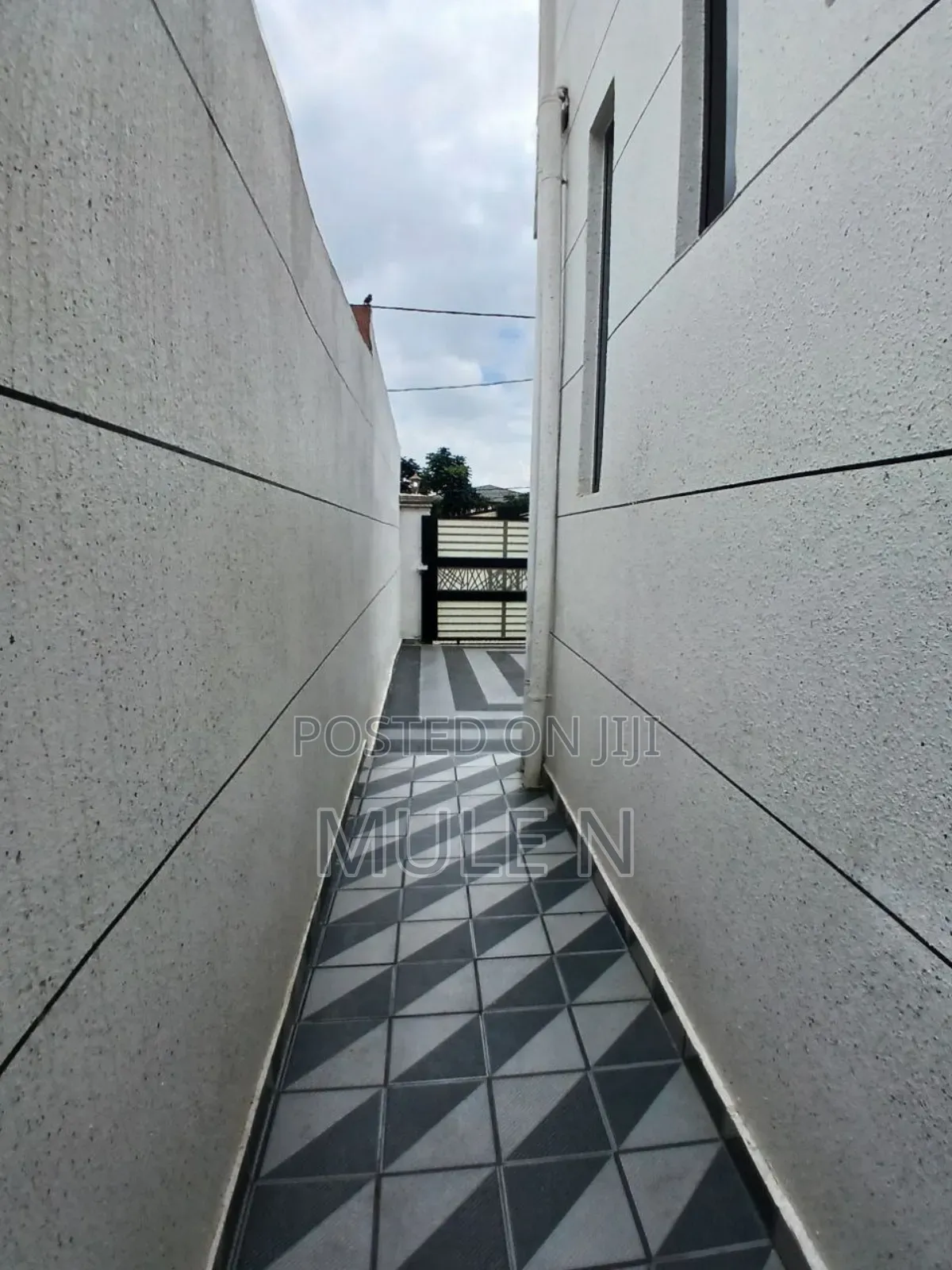 Furnished 5bdrm House in @Wessen G+1, Yeka for sale