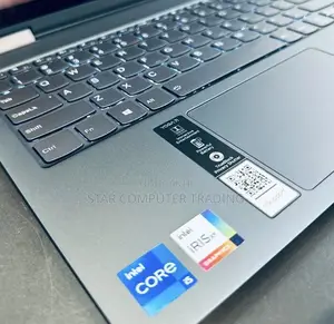 New Laptop Lenovo Yoga 700 8GB Intel Core I5 SSD 512GB