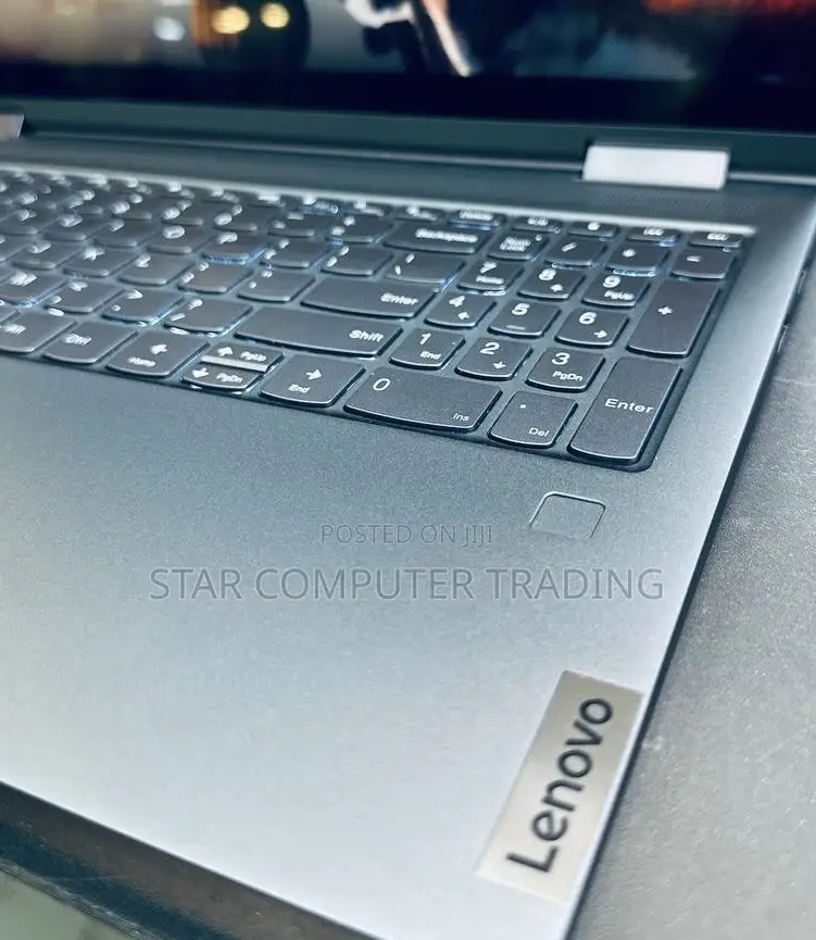 New Laptop Lenovo Yoga 700 8GB Intel Core I5 SSD 512GB