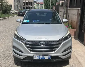 Photo - Hyundai Tucson 2017 Silver