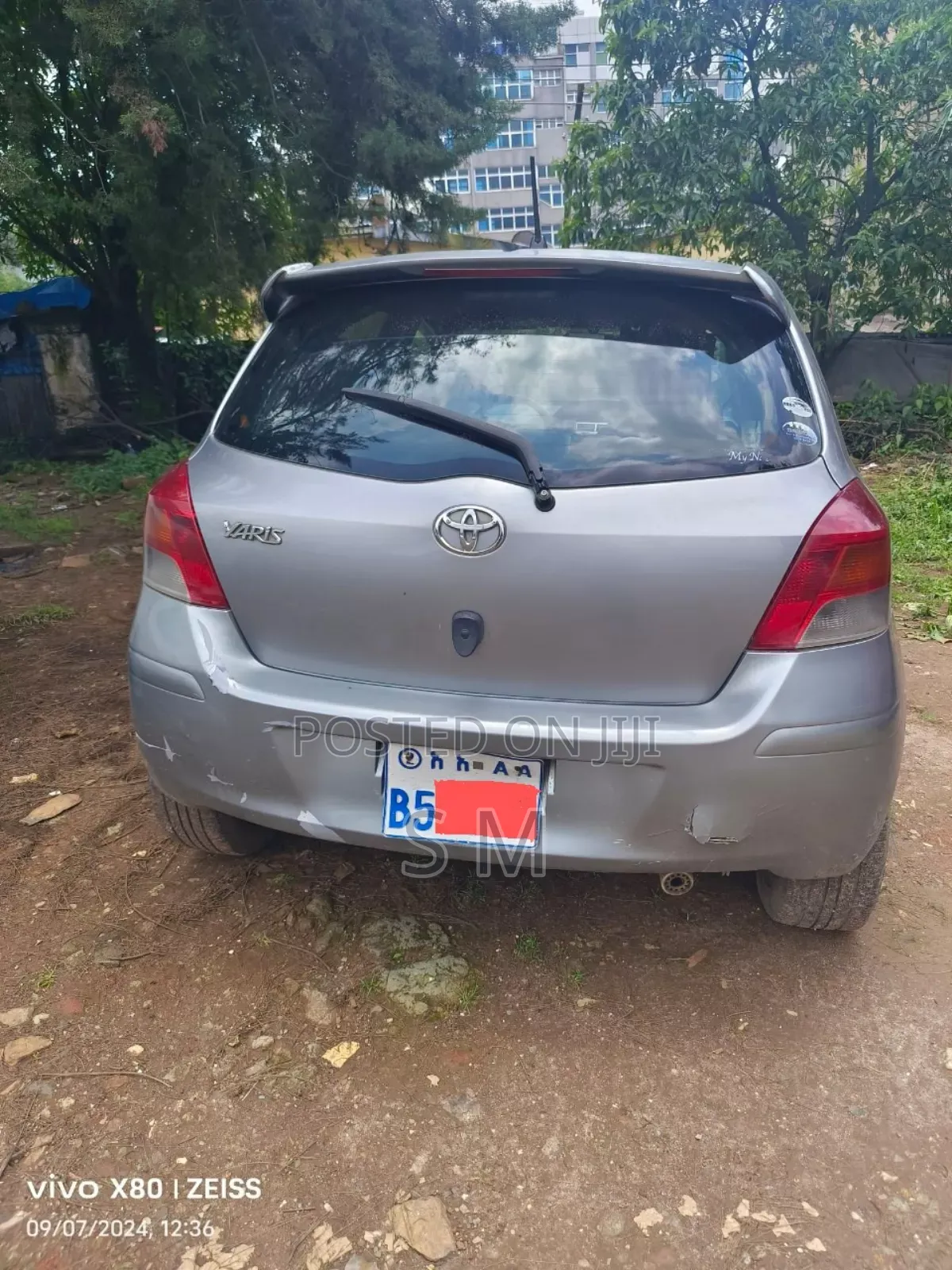 Toyota Yaris Base Sedan 4dr 2010 Silver