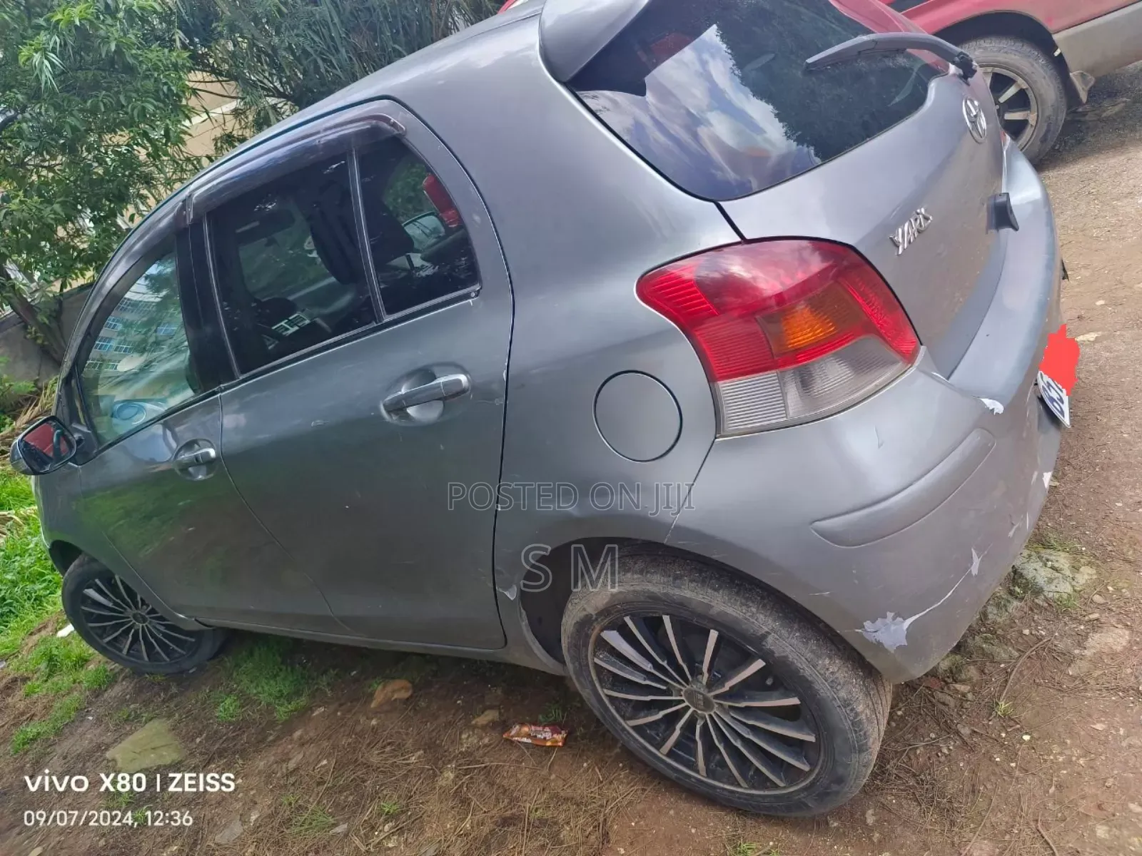 Toyota Yaris Base Sedan 4dr 2010 Silver