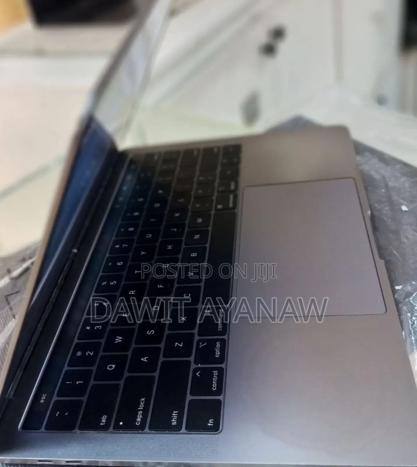 New Laptop Apple MacBook Pro 2018 8GB Intel Core I5 SSD 512GB