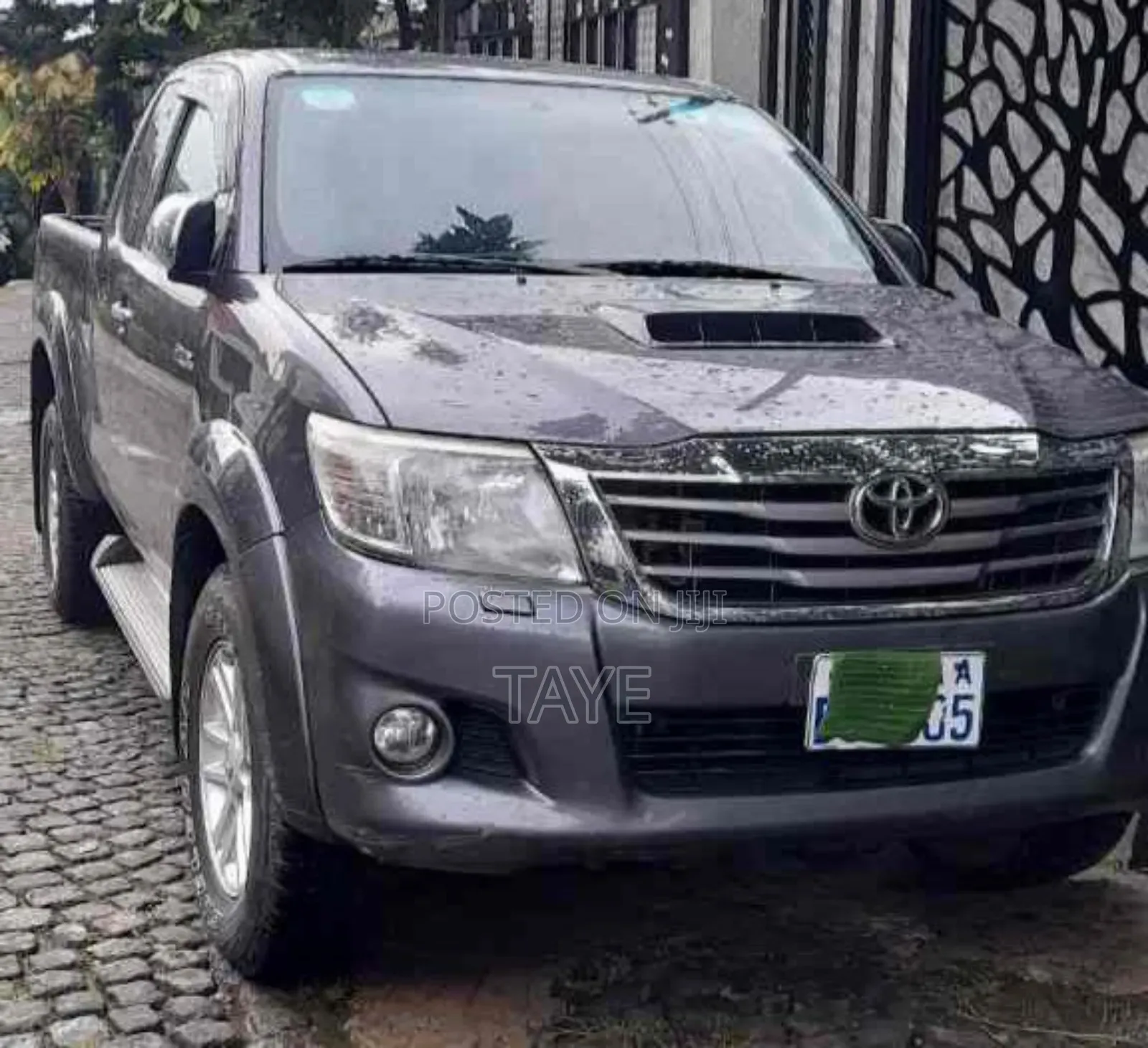 Toyota Hilux 2015 Gray