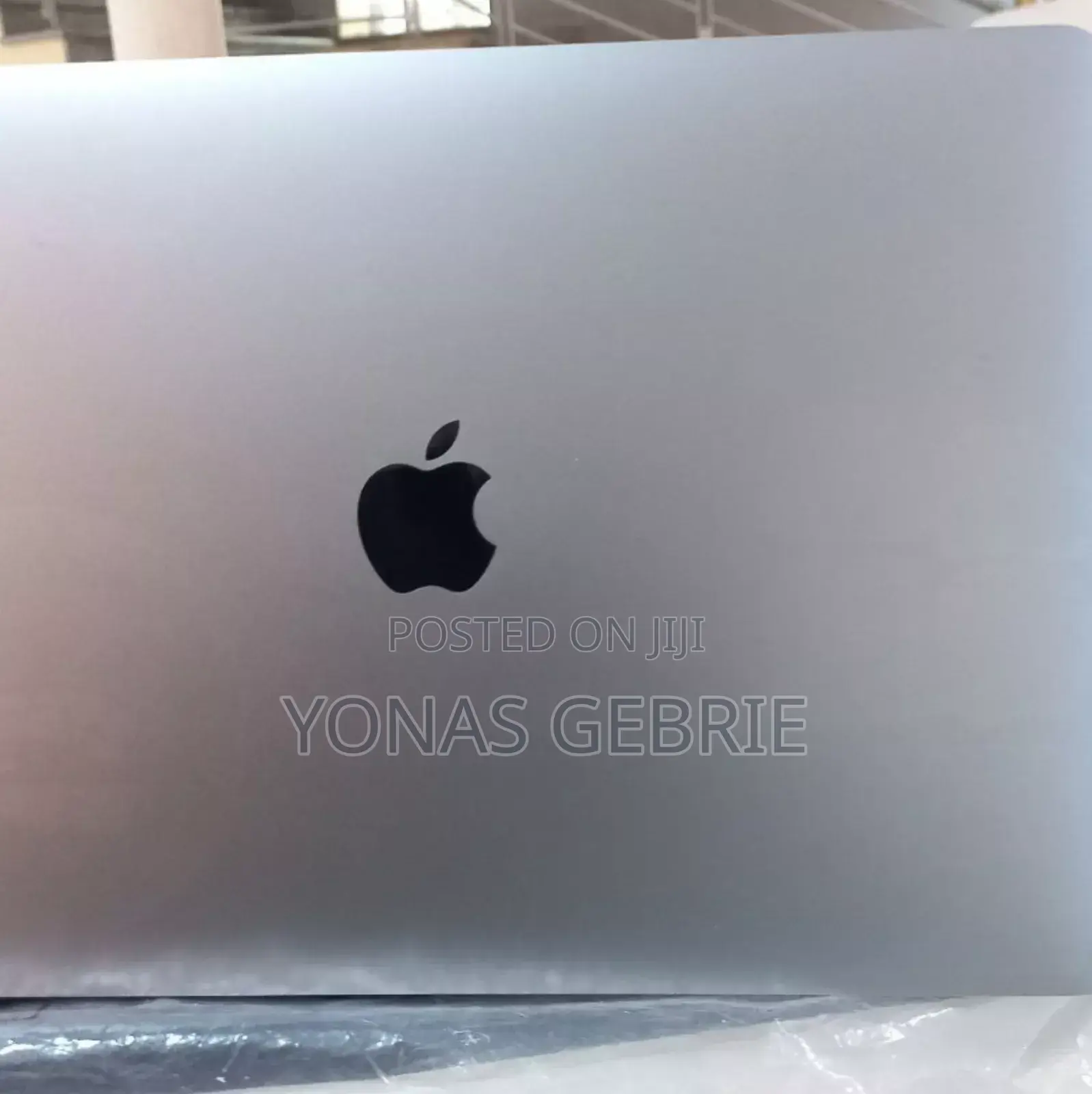 New Laptop Apple MacBook Pro 2018 8GB Intel Core i5 SSD 512GB