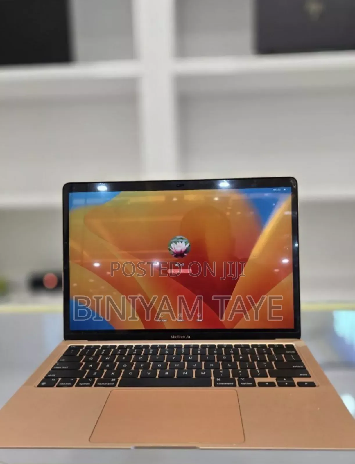 New Laptop Apple MacBook Pro M1 16GB Apple M1 SSD 256GB