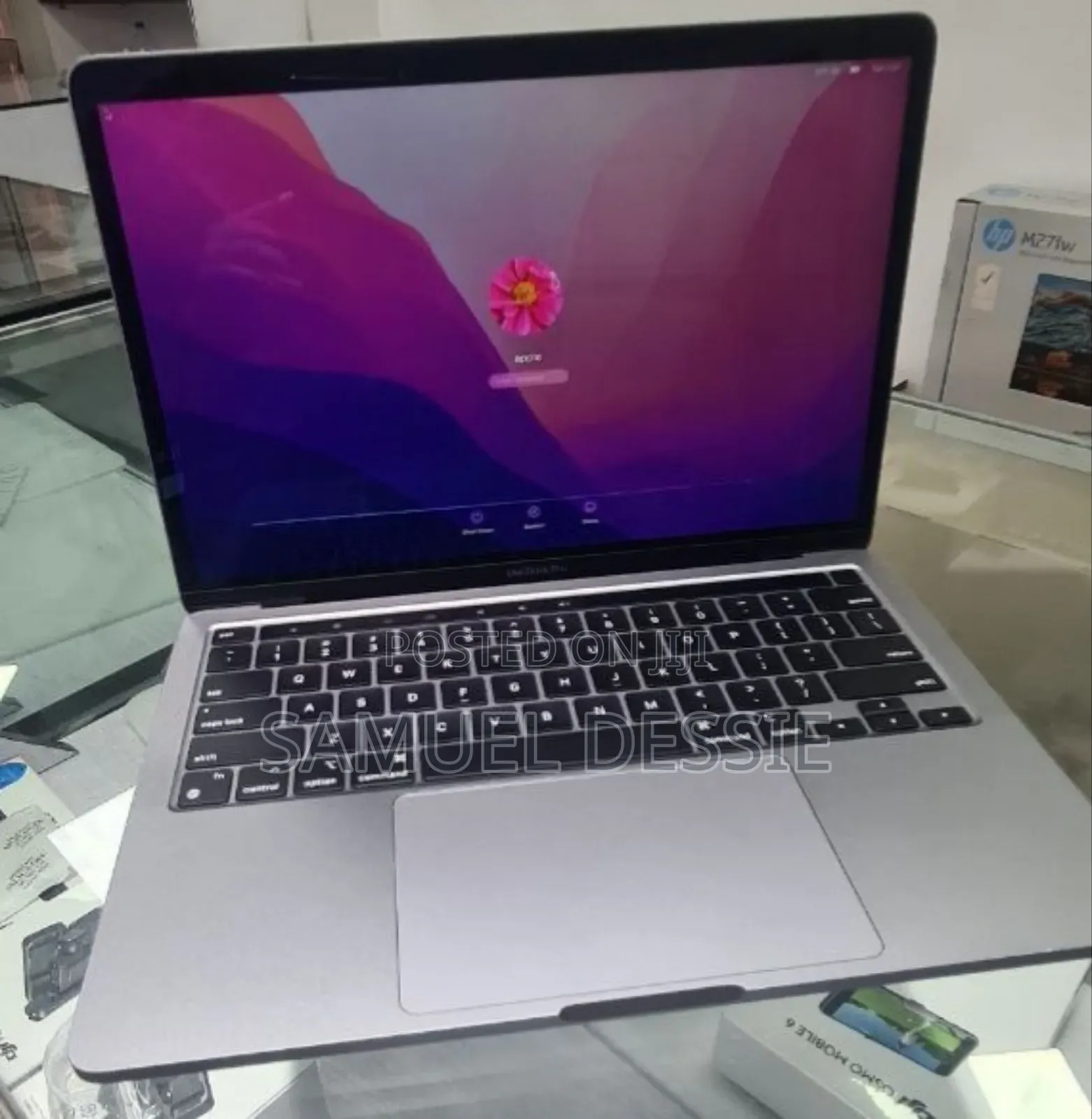 New Laptop Apple MacBook Pro 2020 M1 16GB Apple M1 Pro SSD 512GB