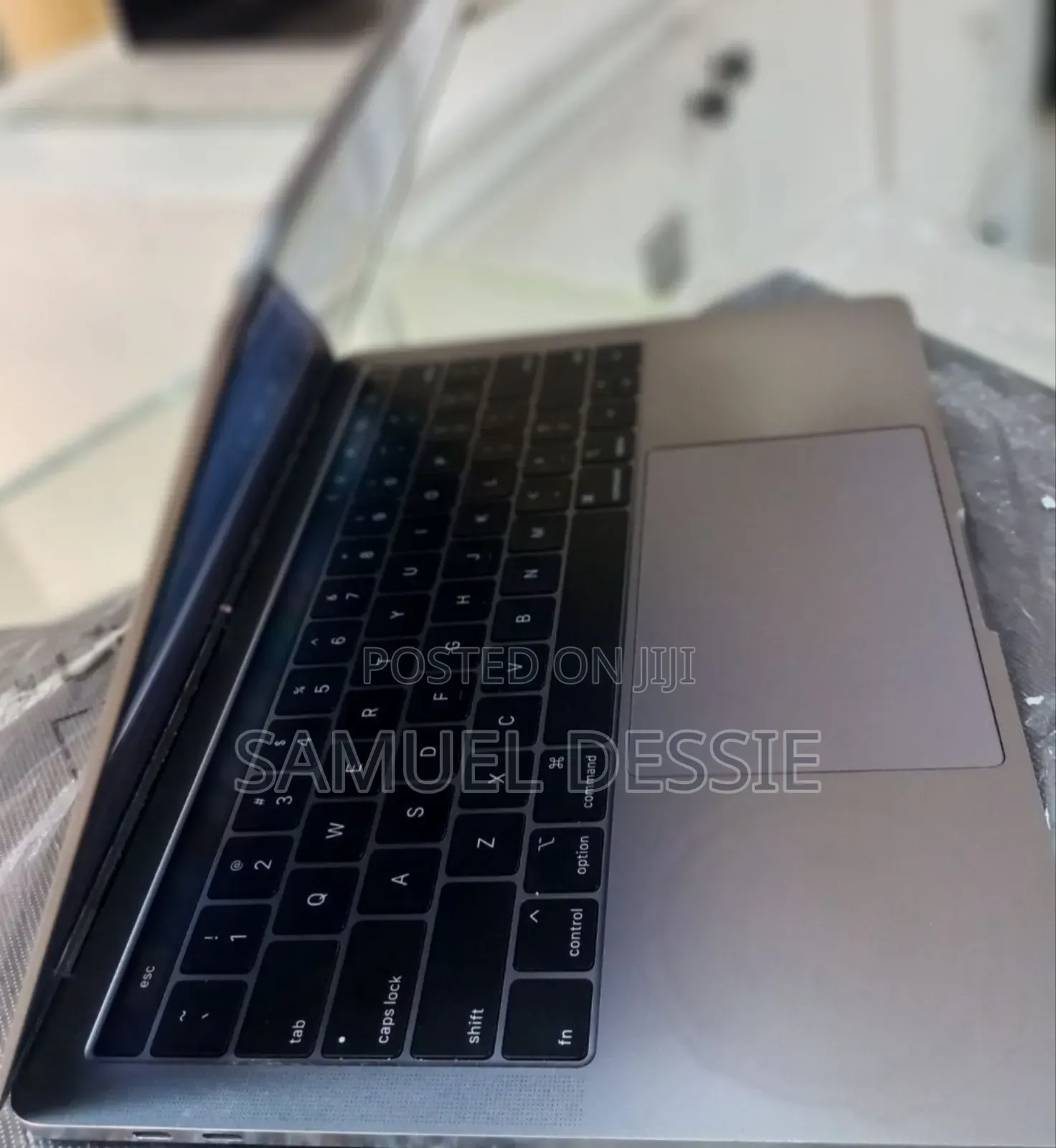 New Laptop Apple MacBook Pro 2018 8GB Intel Core I5 SSD 512GB