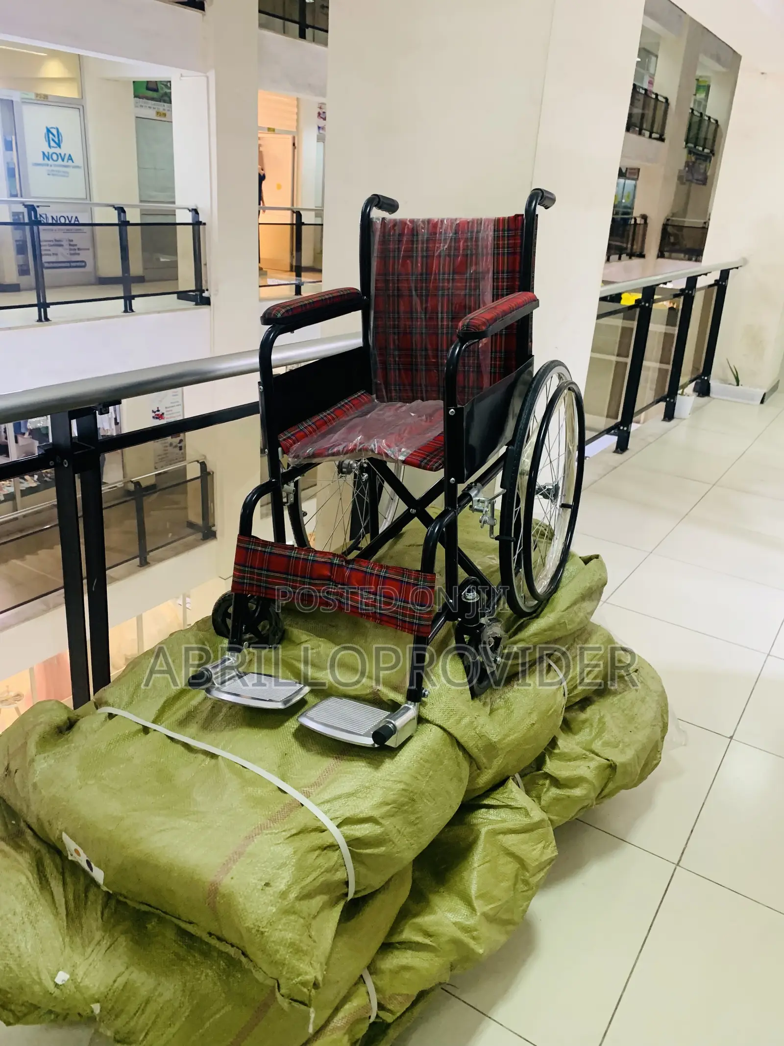 Lightweight Folding Manual Wheelchairs W/Safety Belt, Flip-B