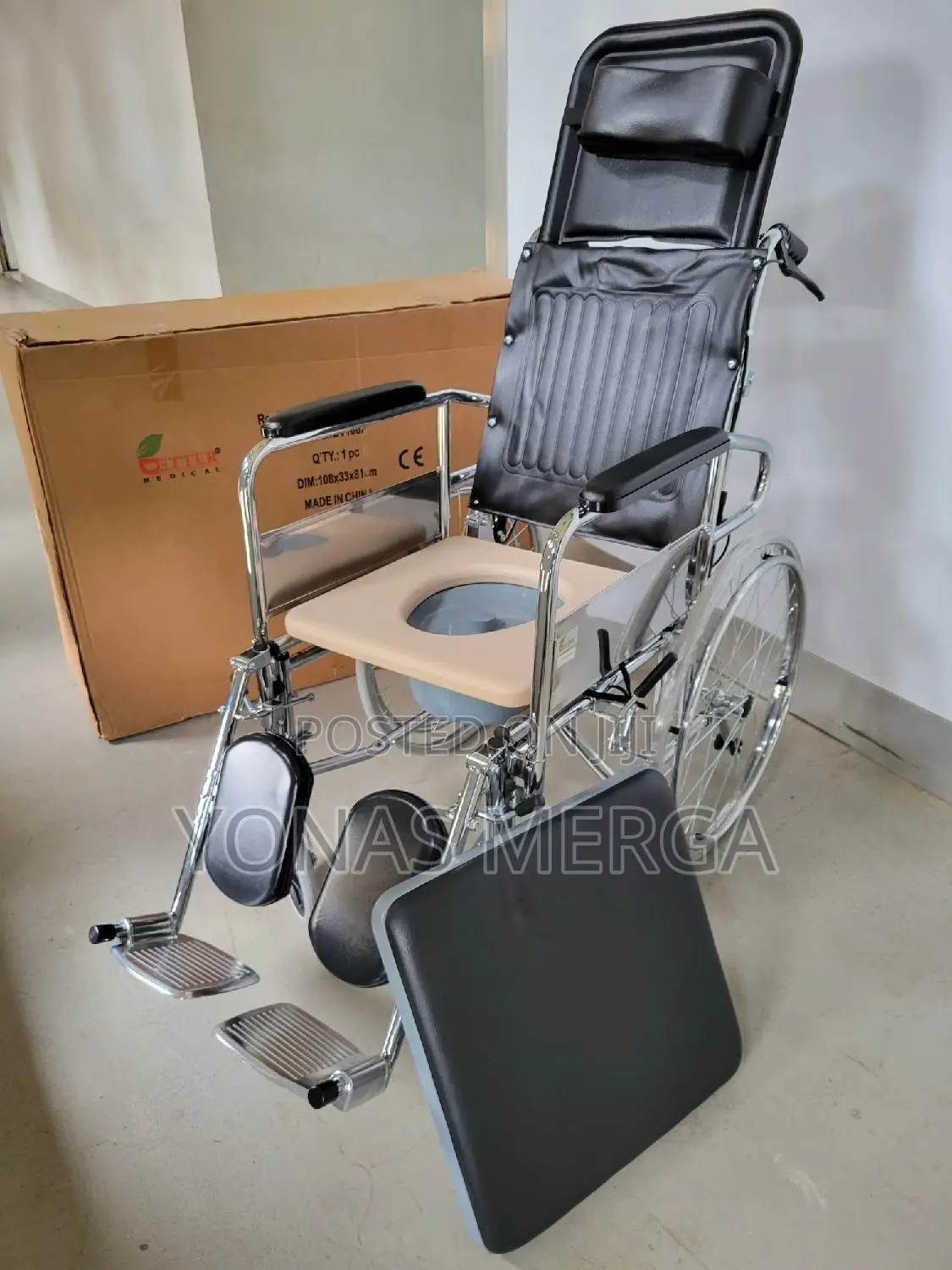 Healthcare Folding Toilet Wheelchair With Mag Wheel