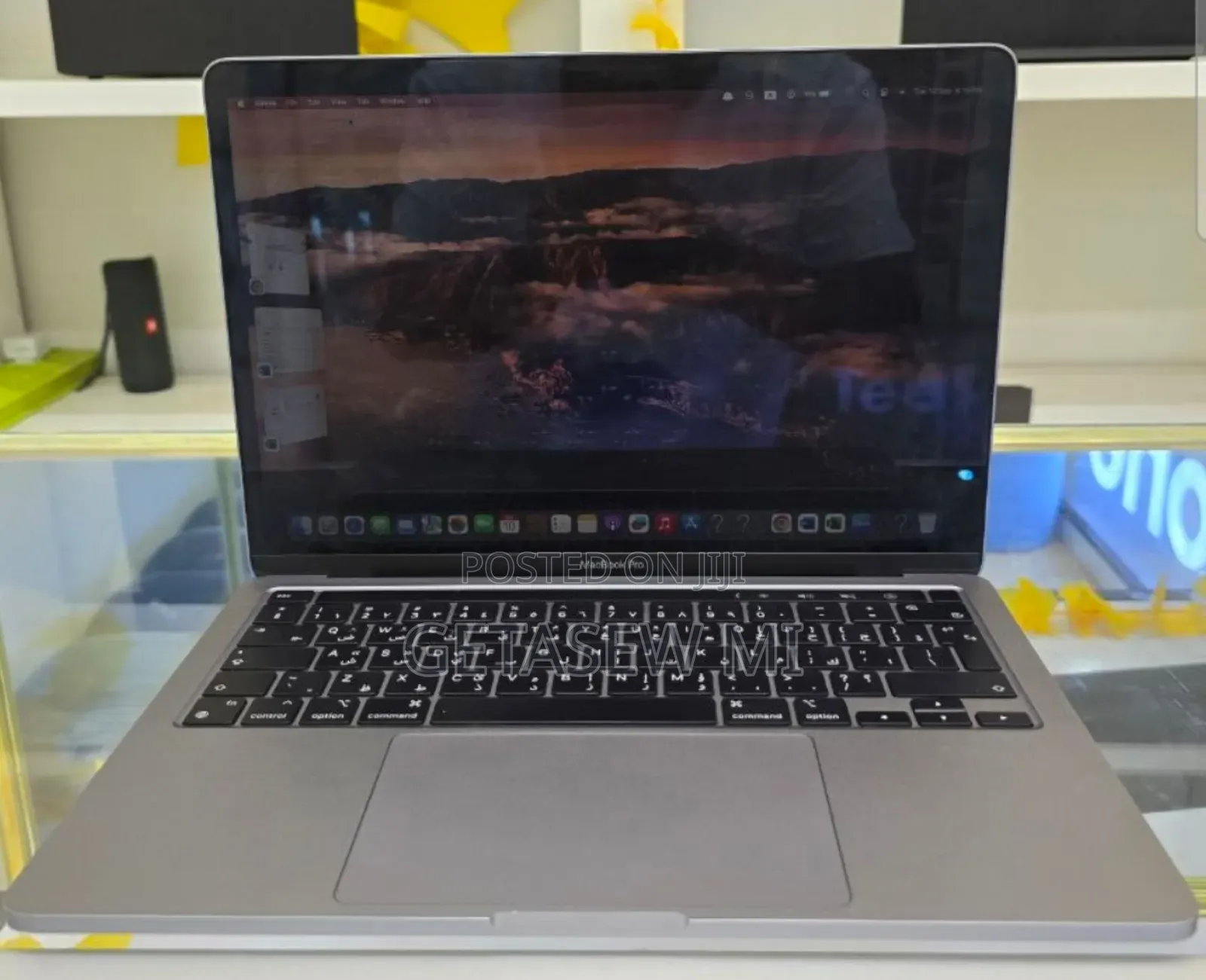 New Laptop Apple MacBook Pro M1 8GB Apple M1 Pro SSD 256GB