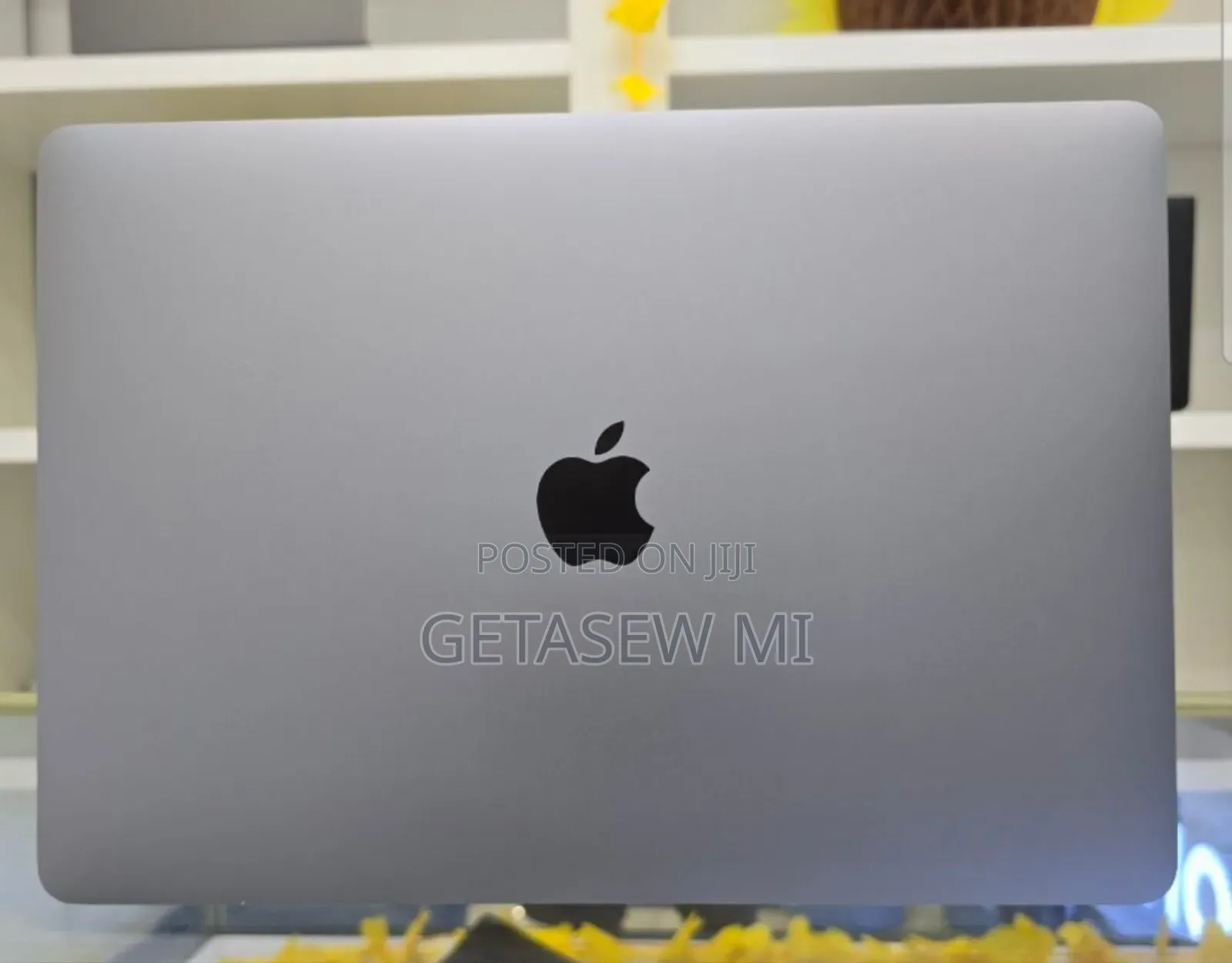 New Laptop Apple MacBook Pro M1 8GB Apple M1 Pro SSD 256GB