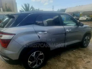 Hyundai Creta 2022 Silver